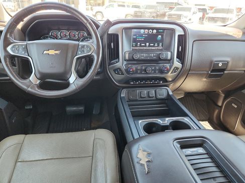 Used 2018 Chevrolet Silverado 1500 LTZ Z71 w/ LTZ Plus Package AWD/4WD image 10