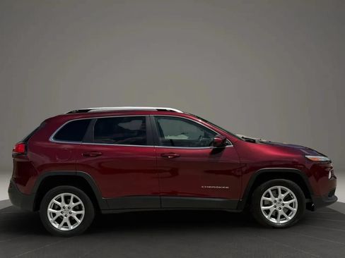 Used 2018 Jeep Cherokee Latitude FWD image 8