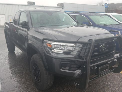 Used 2022 Toyota Tacoma SR w/ SX Package image 3