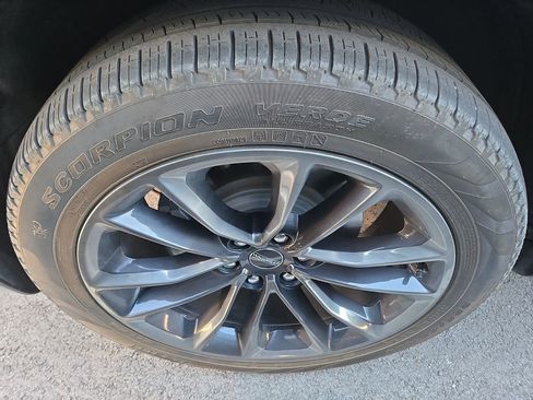 Used 2024 Jeep Grand Wagoneer Series II w/ Quick Order Packagew 28T image 5