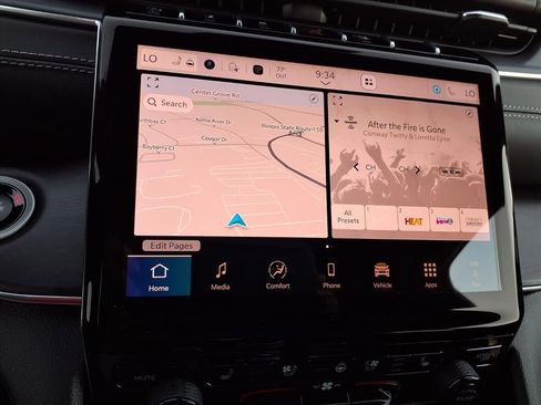 New 2025 Jeep Grand Cherokee Overland image 3