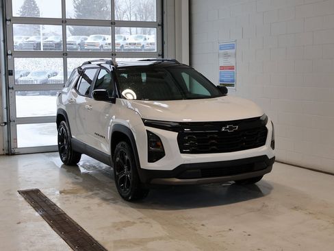 New 2026 Chevrolet Equinox LT w/ Convenience Package II image 2