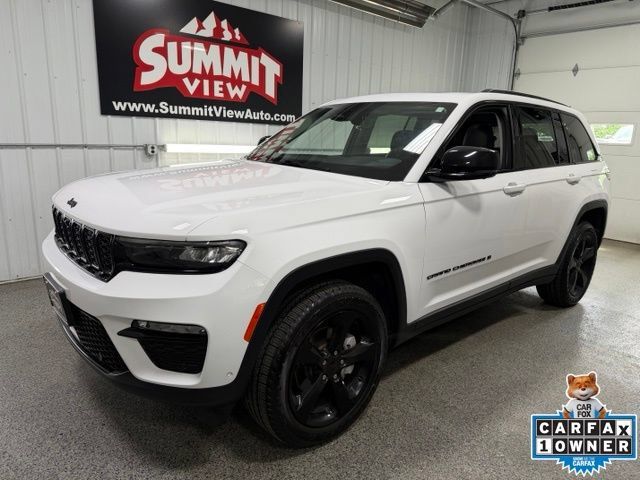 Used 2023 Jeep Grand Cherokee Limited w/ Luxury Tech Group II AWD/4WD image 1