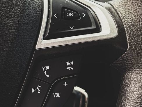 Used 2016 Ford Fusion SE FWD image 9