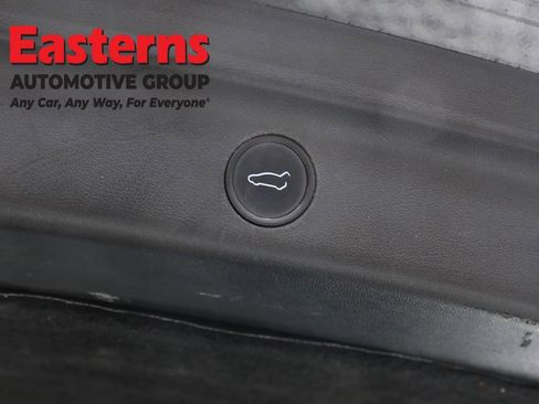 Used 2022 Tesla Model Y Performance image 20