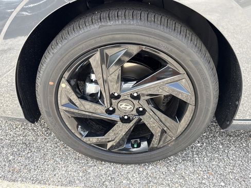 New 2026 Hyundai Elantra SEL Sport FWD image 9
