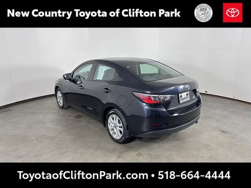 Used 2017 Toyota Yaris iA image 5
