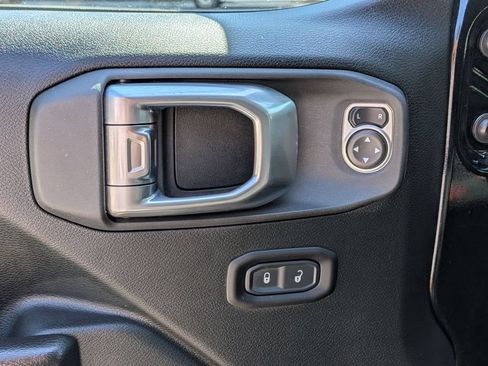 Used 2020 Jeep Wrangler Unlimited Sport S AWD/4WD image 11