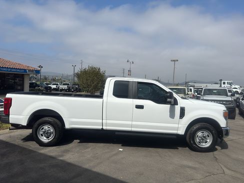 Used 2022 Ford F250 XL w/ Power Equipment Group RWD image 4