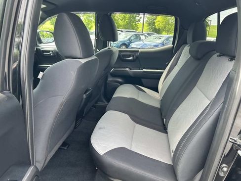 Used 2021 Toyota Tacoma TRD Off-Road w/ Technology Package AWD/4WD image 19