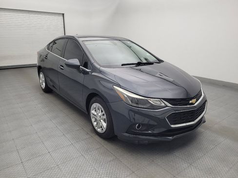 Used 2018 Chevrolet Cruze LT w/ Convenience Package FWD image 13
