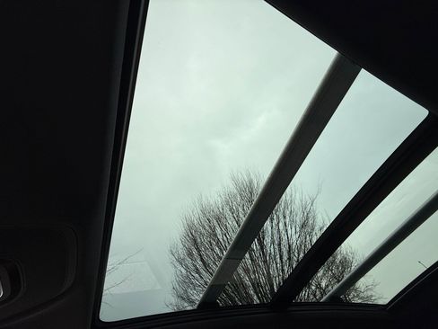 Used 2023 Audi Q5 e Premium w/ Convenience Package image 13