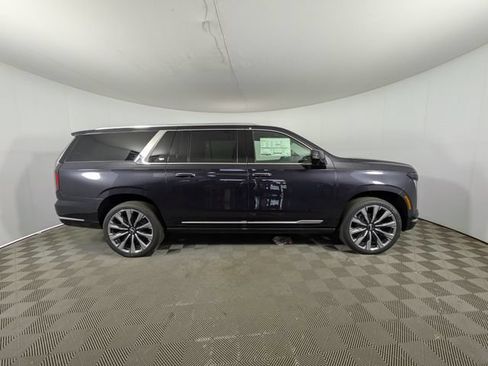 New 2026 Cadillac Escalade ESV Luxury w/ Touring Package AWD/4WD image 2
