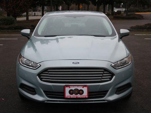 Used 2014 Ford Fusion S image 2