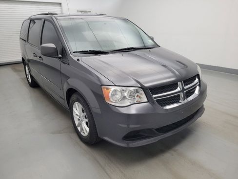 Used 2016 Dodge Grand Caravan SXT w/ Rear Park Assist Package FWD image 13