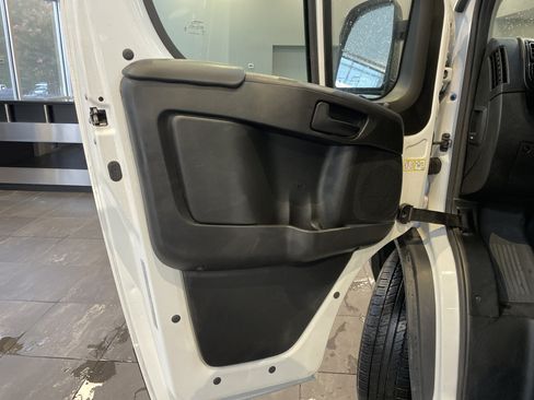 Used 2025 RAM ProMaster 2500 w/ Convenience Group FWD image 14