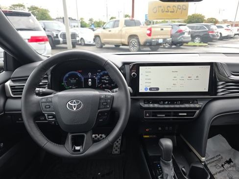 Used 2025 Toyota Camry XSE image 12