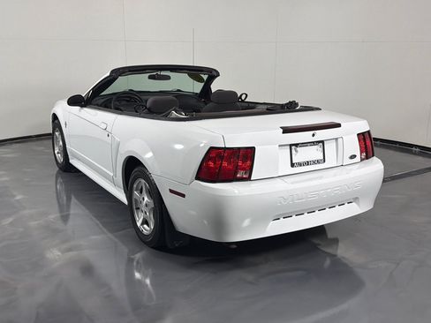Used 2002 Ford Mustang Convertible RWD image 7