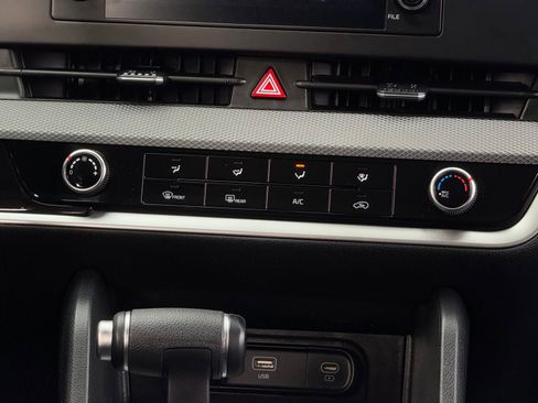 Used 2024 Kia Sportage LX image 20