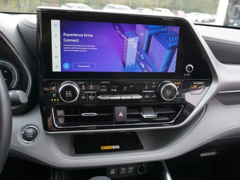 Used 2023 Toyota Highlander Platinum image 16