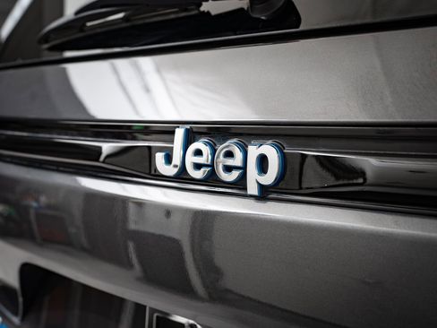 Used 2022 Jeep Grand Cherokee Overland image 18