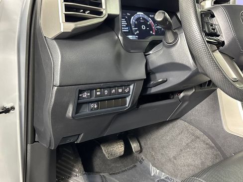 Used 2024 Toyota Tundra Limited AWD/4WD image 12