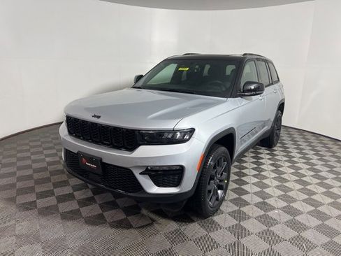 New 2025 Jeep Grand Cherokee Limited image 3