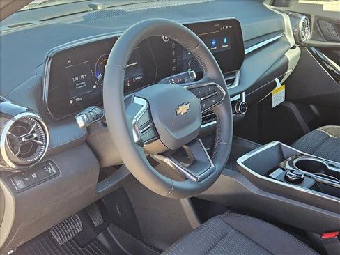 New 2026 Chevrolet Equinox LT image 3