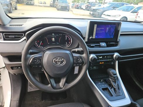 Used 2025 Toyota RAV4 LE FWD image 17