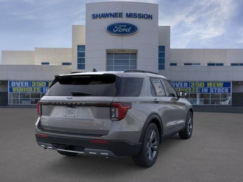 New 2026 Ford Explorer Active w/ Active Comfort Package AWD/4WD image 8