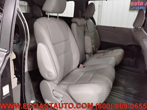 Used 2015 Toyota Sienna XLE w/ XLE Navigation Package image 16
