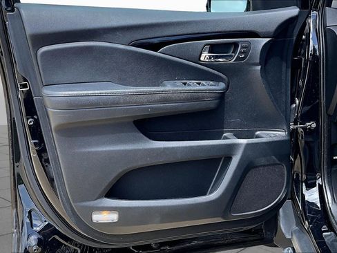 Used 2018 Honda Pilot Touring image 21