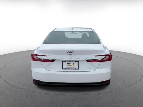 Used 2025 Toyota Camry LE image 12