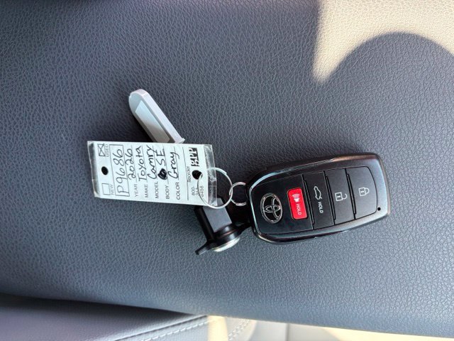 Used 2026 Toyota Camry SE w/ Convenience Package FWD image 6