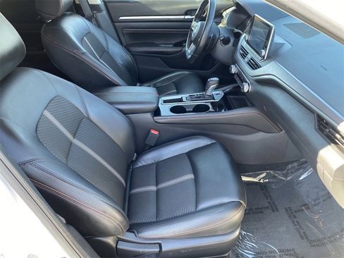 Certified 2023 Nissan Altima 2.5 SR image 9