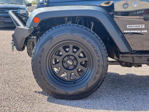 Used 2012 Jeep Wrangler Sport w/ Connectivity Group AWD/4WD image 5