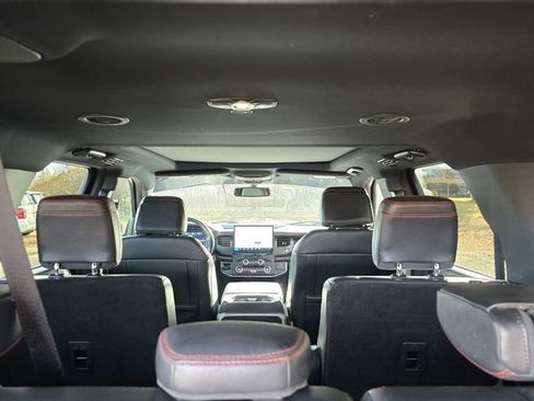 Used 2022 Ford Expedition Max Limited image 11