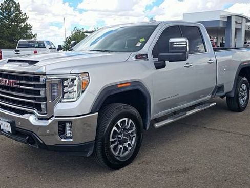 Used 2022 GMC Sierra 2500 SLT w/ Driver Alert Package I AWD/4WD image 4