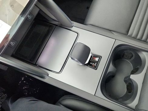 Certified 2025 Land Rover Discovery Sport S image 30