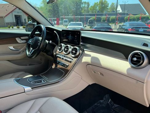 Used 2021 Mercedes-Benz GLC 300 4MATIC image 22