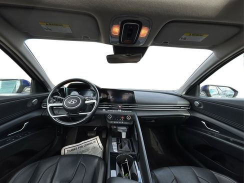 Certified 2023 Hyundai Elantra Limited w/ Preferred Accessory Package image 27