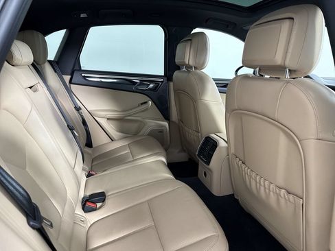 Certified 2023 Porsche Macan w/ Premium Package Plus AWD/4WD image 25