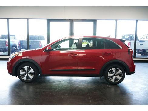 Used 2018 Kia Niro FE image 4