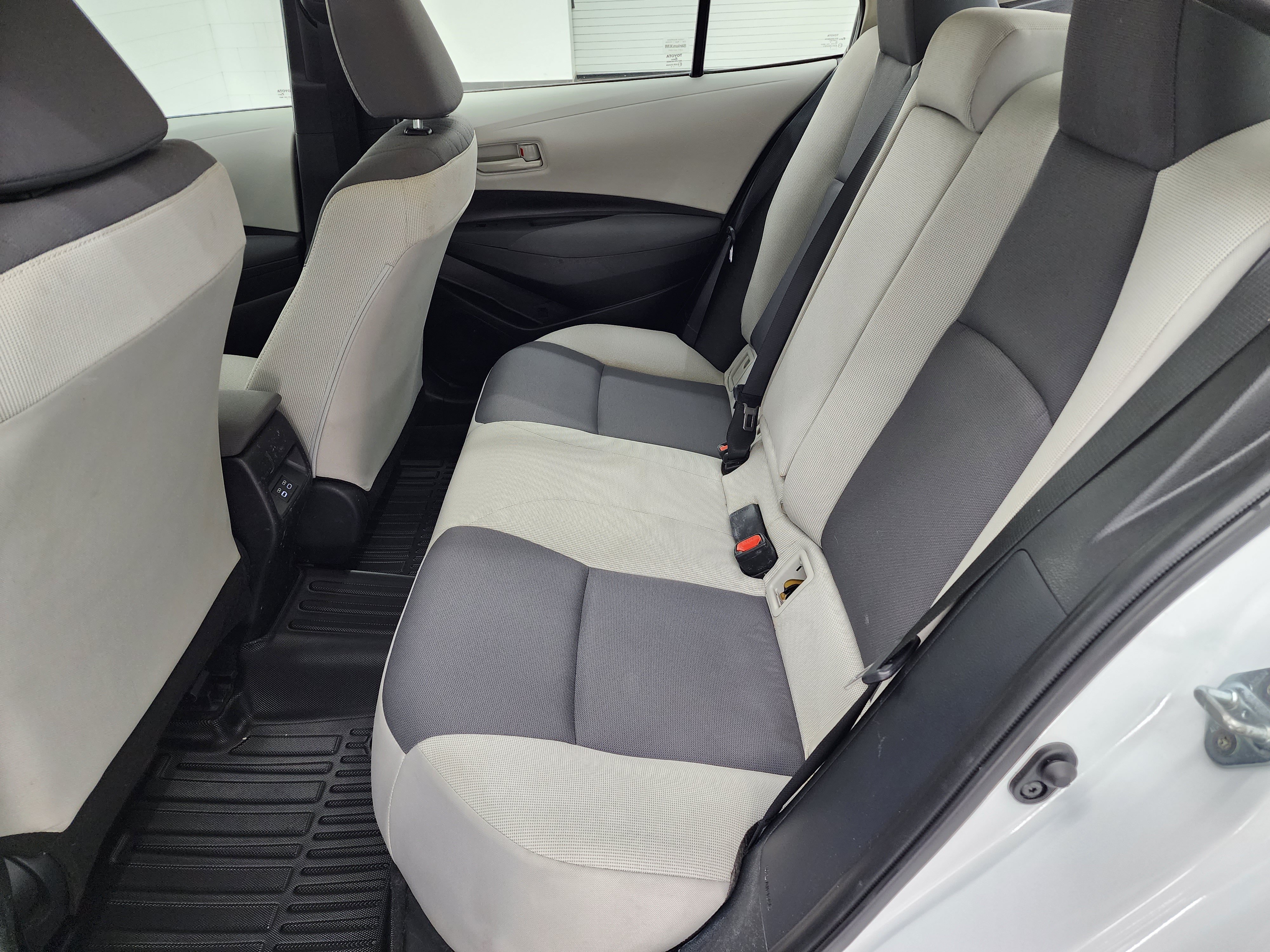 Used 2024 Toyota Corolla LE FWD image 8