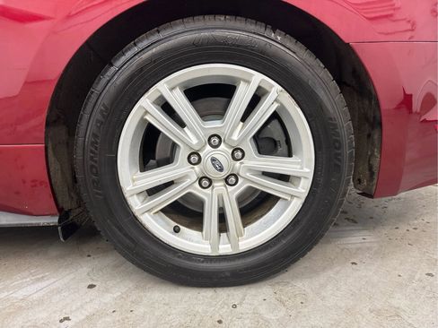 Used 2015 Ford Mustang Coupe RWD image 29