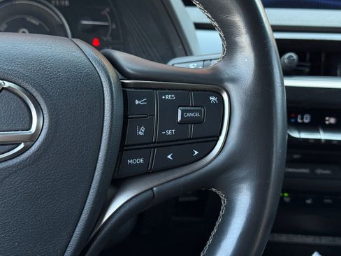 Used 2021 Lexus UX 250h w/ Premium Package image 28