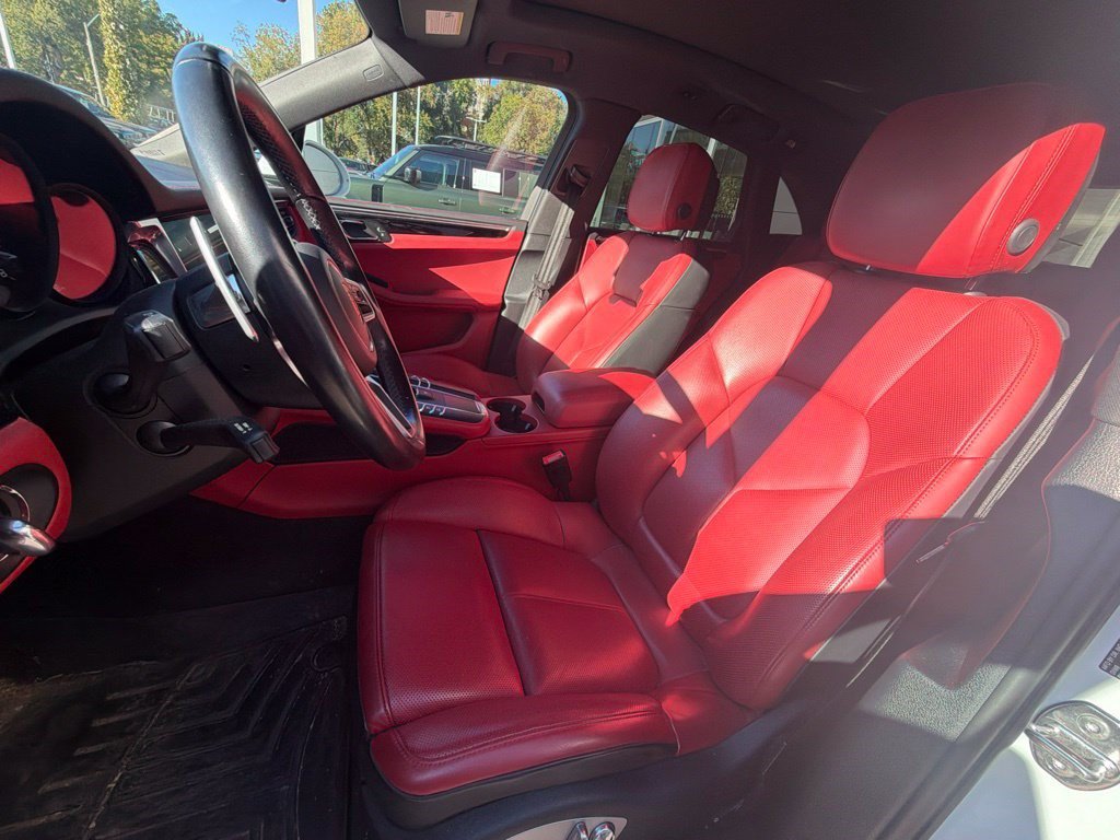 Used 2020 Porsche Macan AWD/4WD image 9