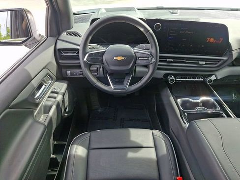 Used 2025 Chevrolet Silverado EV LT image 13