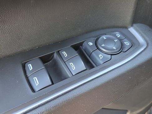 Used 2025 GMC Sierra 1500 SLT RWD image 28
