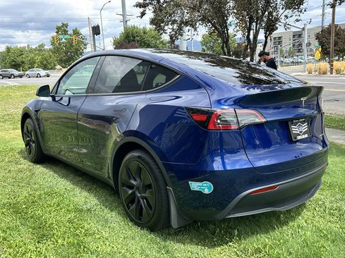 Used 2025 Tesla Model Y Long Range AWD/4WD image 9